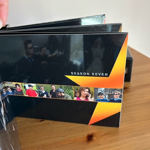 Entourage Series DVD Collection - Picture 4 of 14